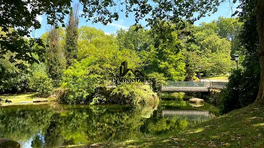 Vista exterior de Piso en venta en Vigo  con Balcón