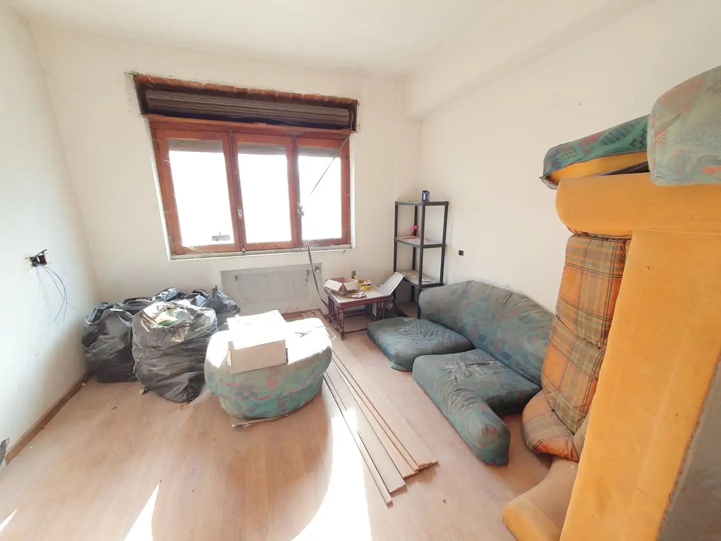 Wohnzimmer von Wohnung zum Verkauf in Salas mit Heizung, Terrasse und Balkon
