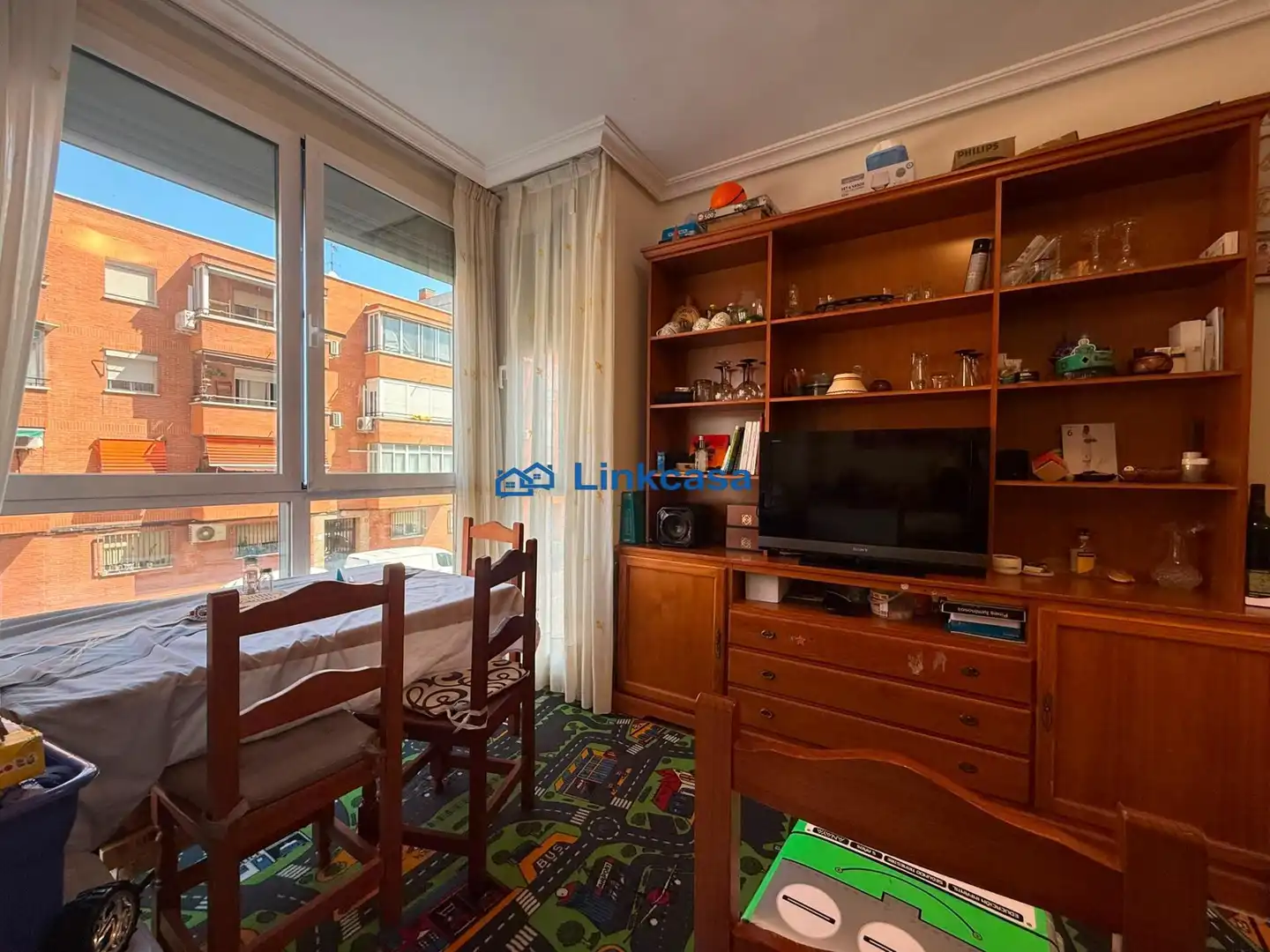 Sala de estar de Piso en venta en Madrid con Calefacción, Trastero y Piscina comunitaria