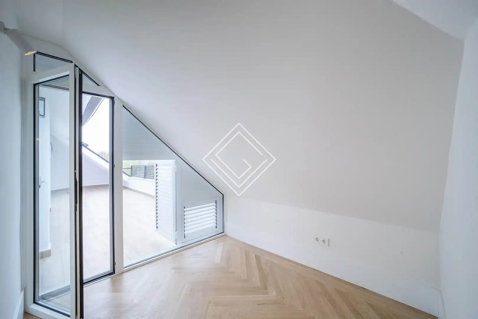 Attic for rent in Madrid  with Air Conditioner, Heating and Terrace