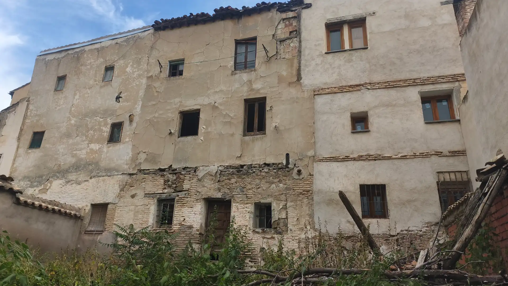 Vista exterior de Edificio en venta en Toledo