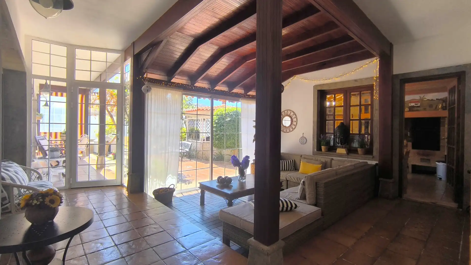 Sala d'estar de Casa o xalet en venda en San Cristóbal de la Laguna amb Jardí privat, Terrassa i Traster