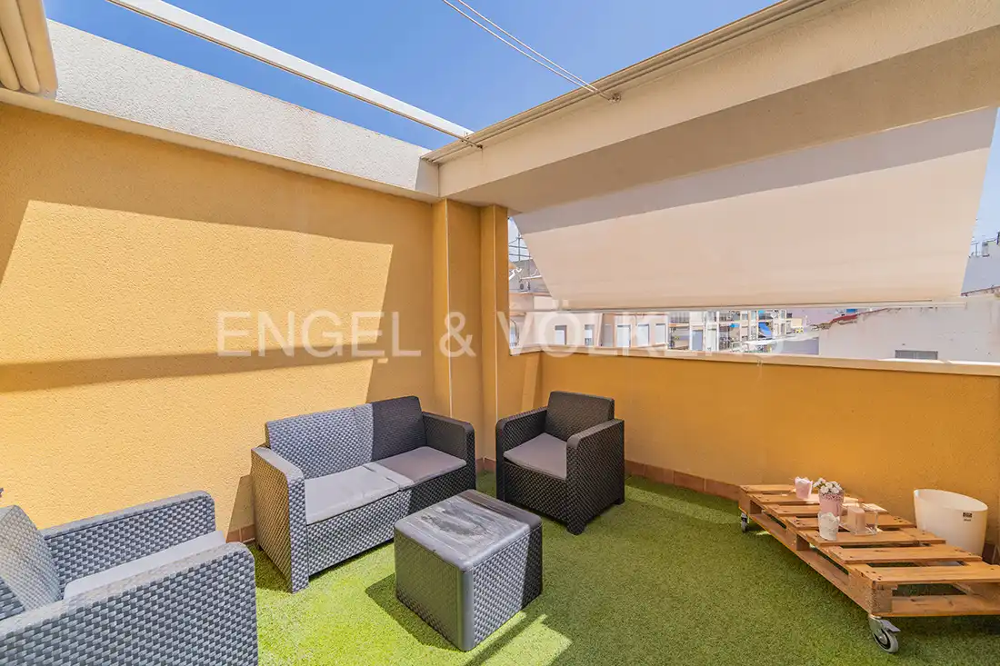 Attique avec ascenseur à vendre à Calle Segura 7