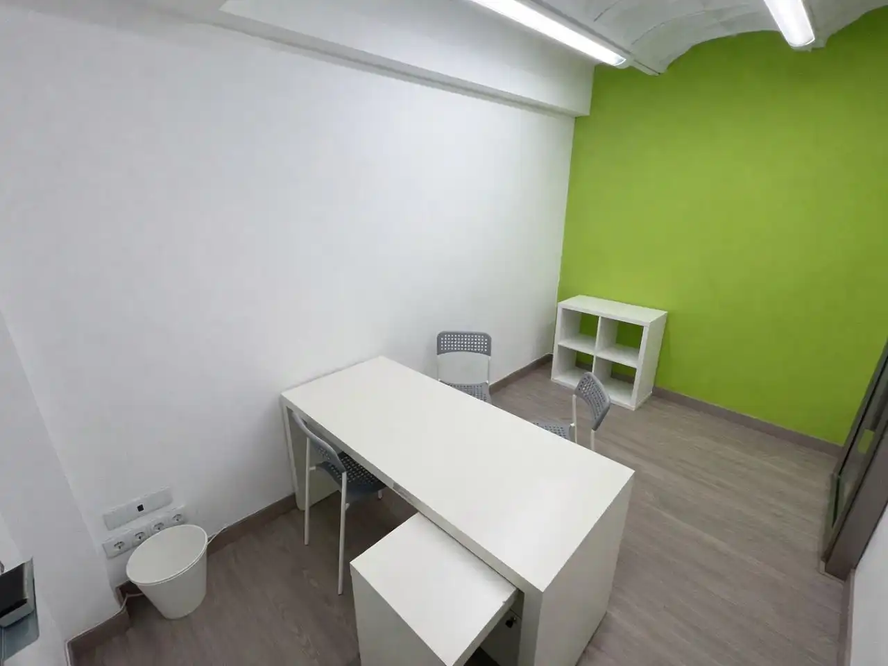 Oficina de alquiler en Girona con Aire acondicionado, Amueblado y Internet