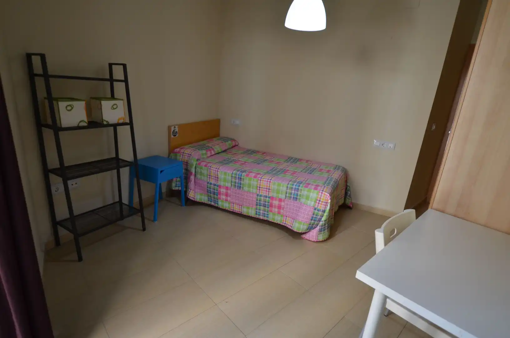 Bedroom of Flat for rent in Granada  with Heating, Furnished and Oven