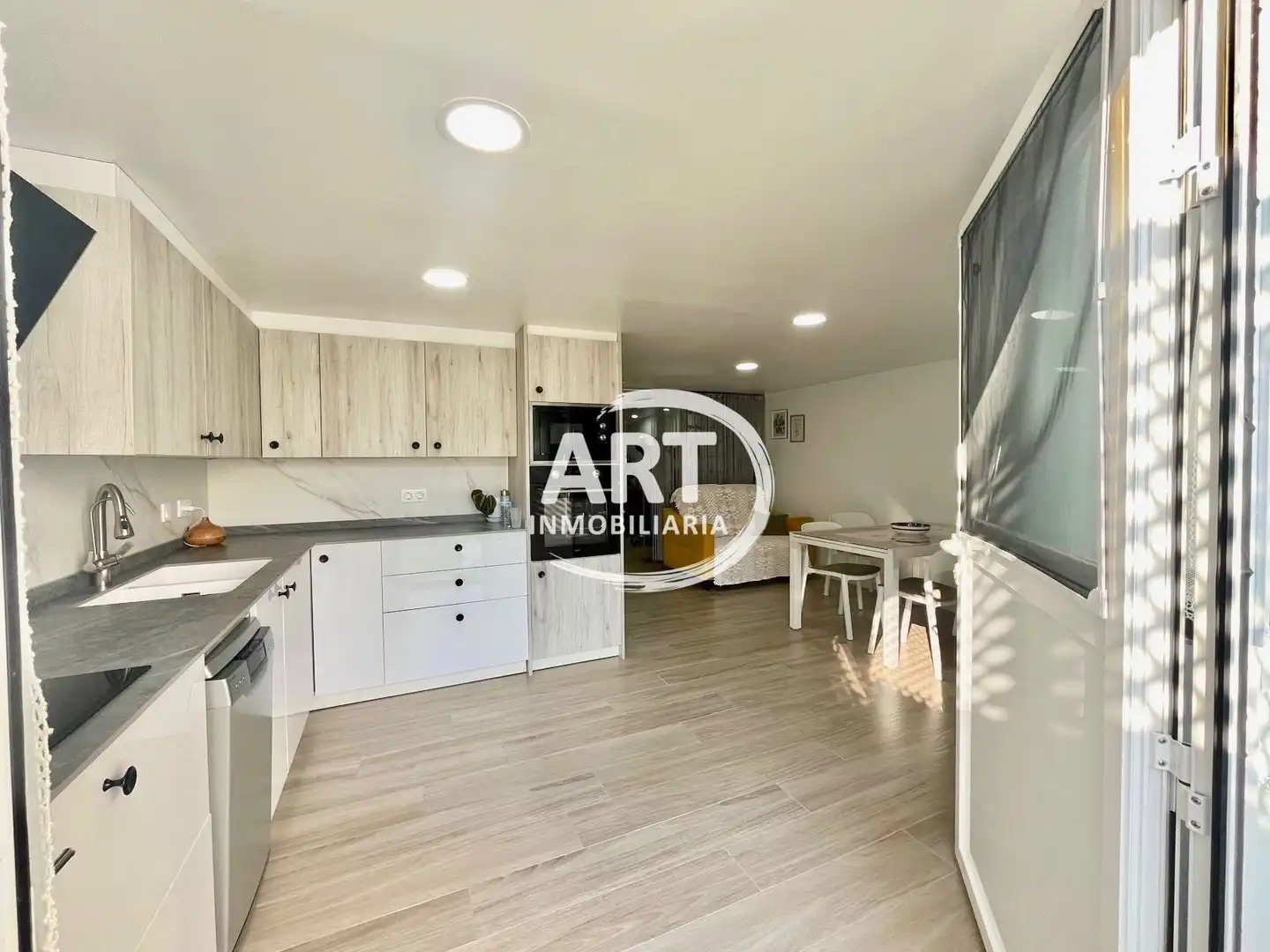 Cocina de Casa adosada en venta en La Pobla de Vallbona con Aire acondicionado, Calefacción y Jardín privado