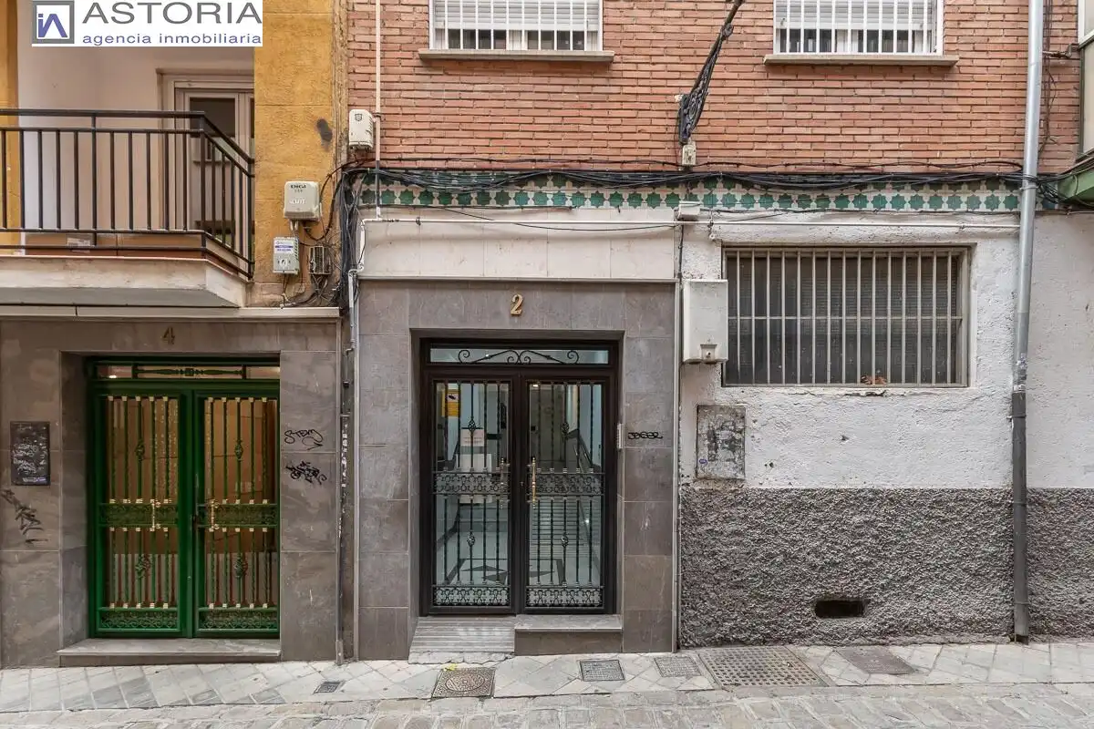 Außenansicht von Wohnung zum Verkauf in Granada mit Möbliert und Balkon