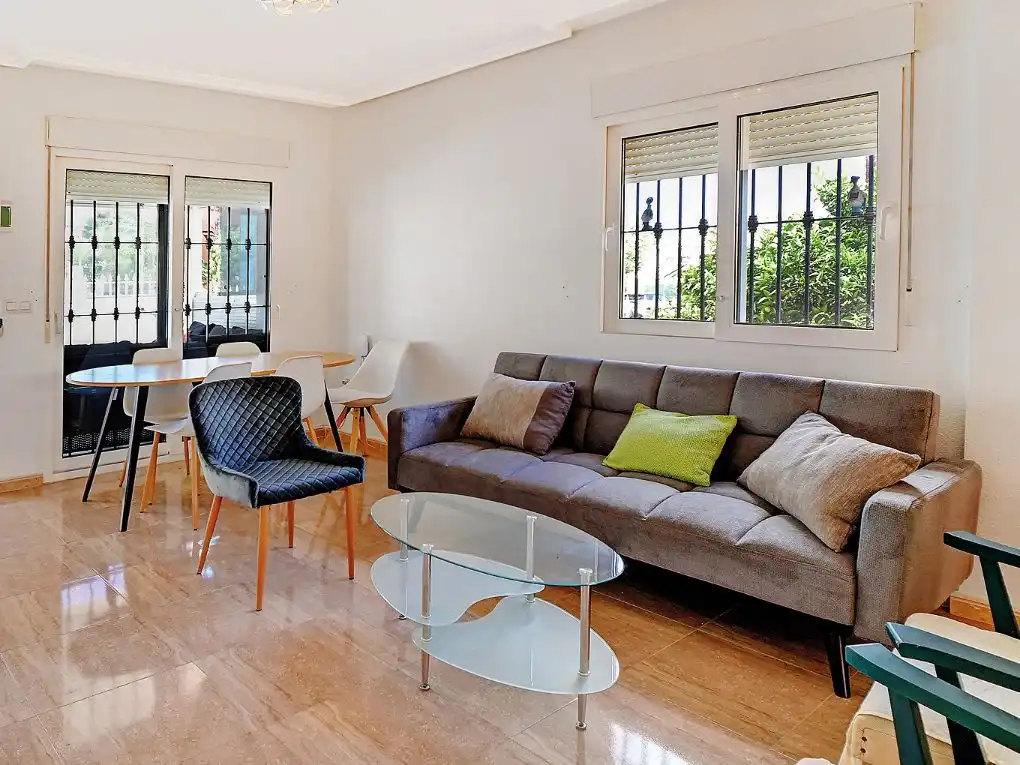 Wohnzimmer von Haus oder Chalet zur Miete in Orihuela mit Klimaanlage, Privatgarten und Parkett