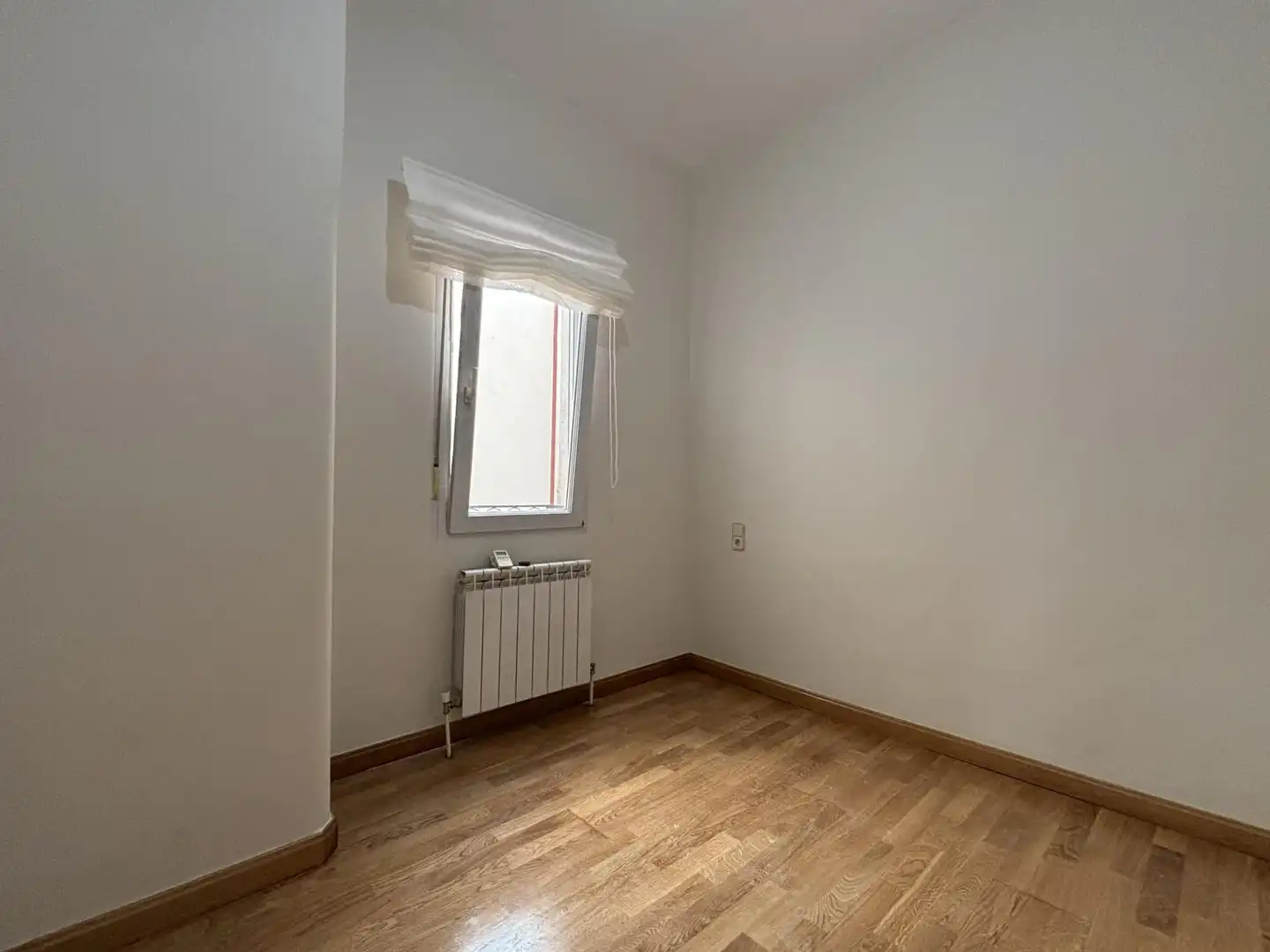 Schlafzimmer von Wohnung zur Miete in Madrid mit Klimaanlage, Heizung und Alarm