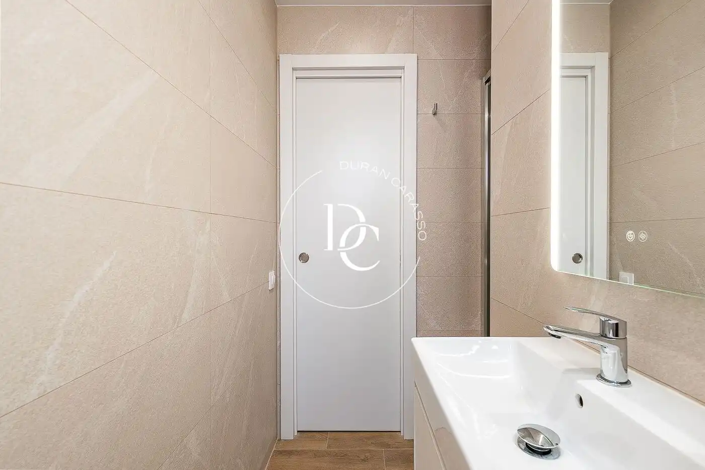 Bathroom of Flat for sale in Barcelona  with Air Conditioner, Heating and Terrace