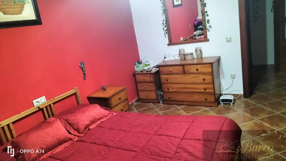 Dormitori de Casa o xalet en venda en Iznájar amb Piscina