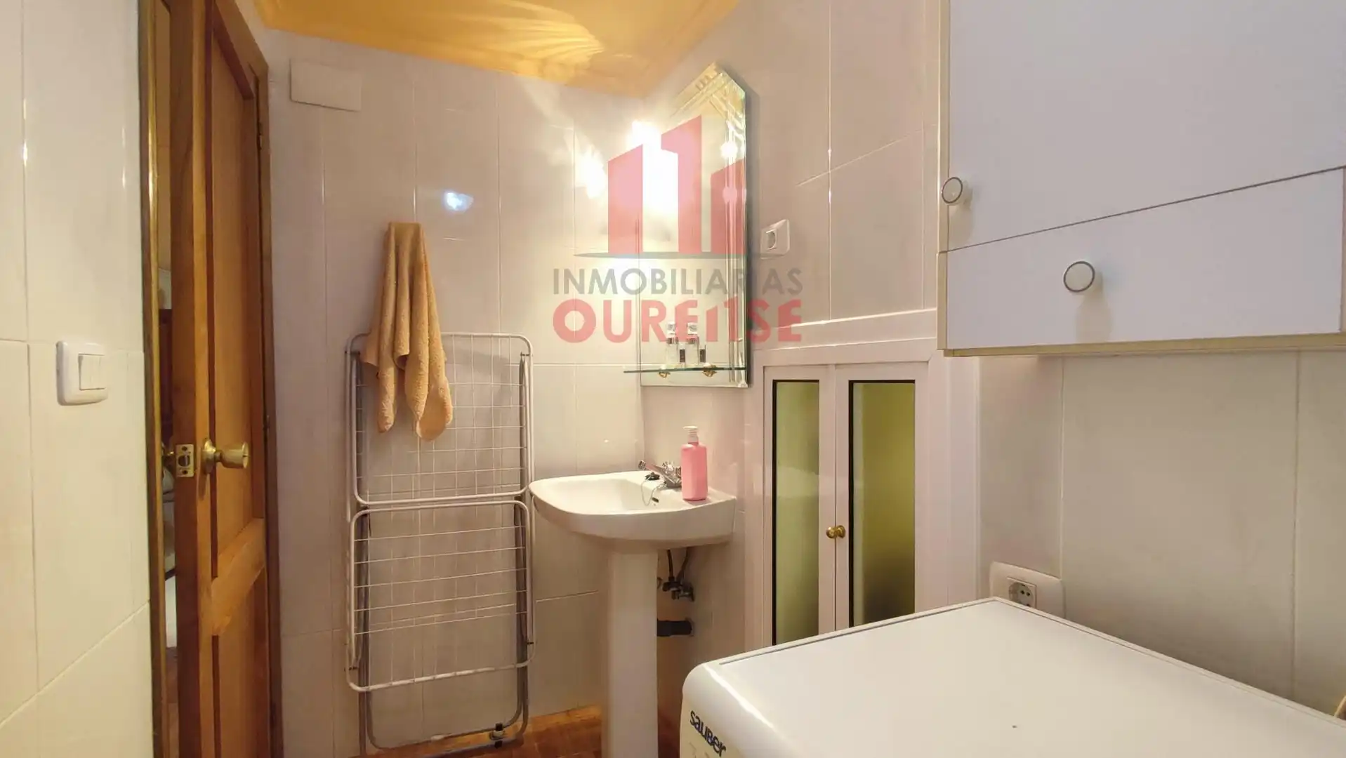 Bathroom of Houses for sale in Ourense Capital   with Furnished and Balcony