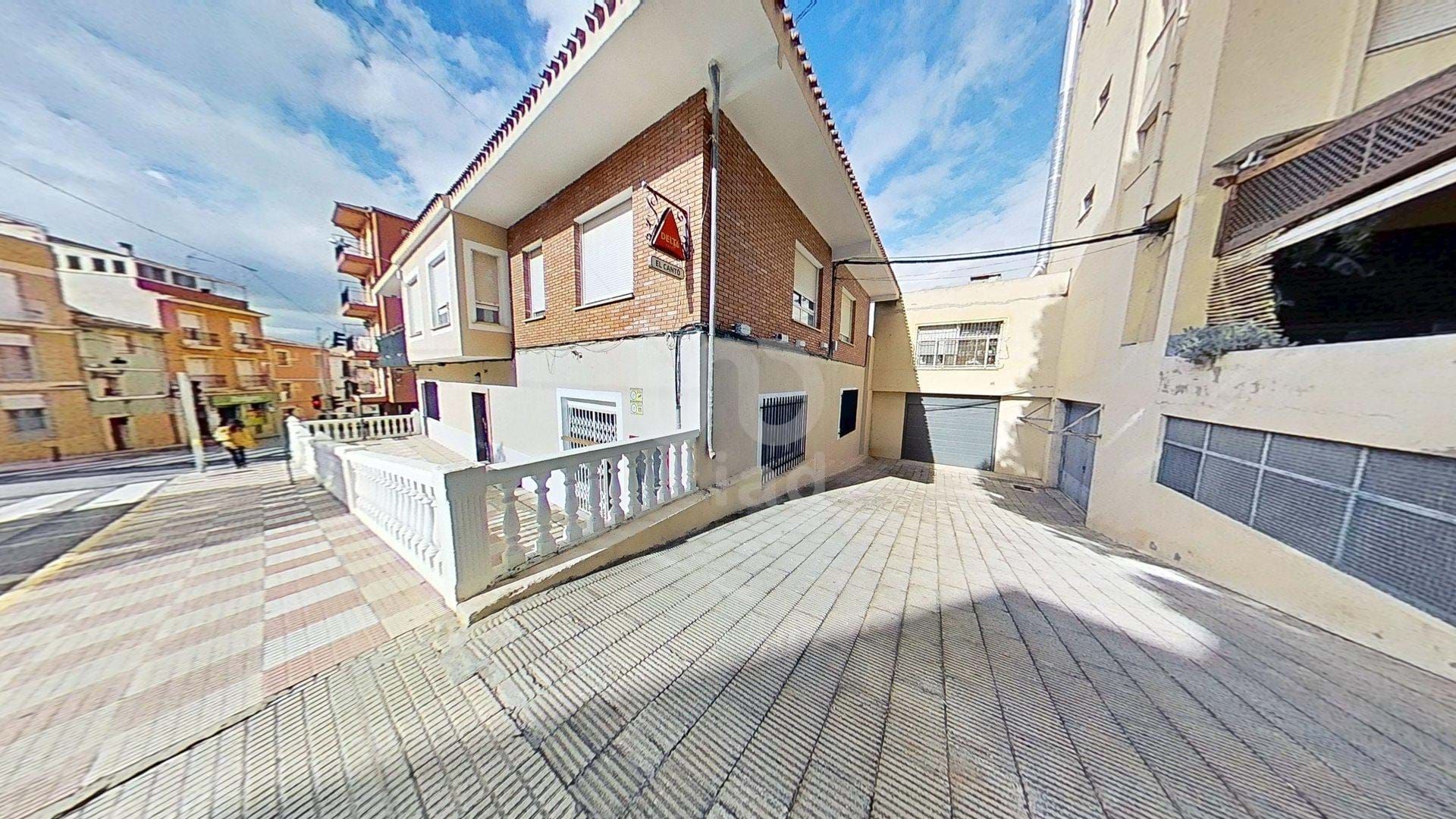 Exterior view of Garage for sale in Tibi