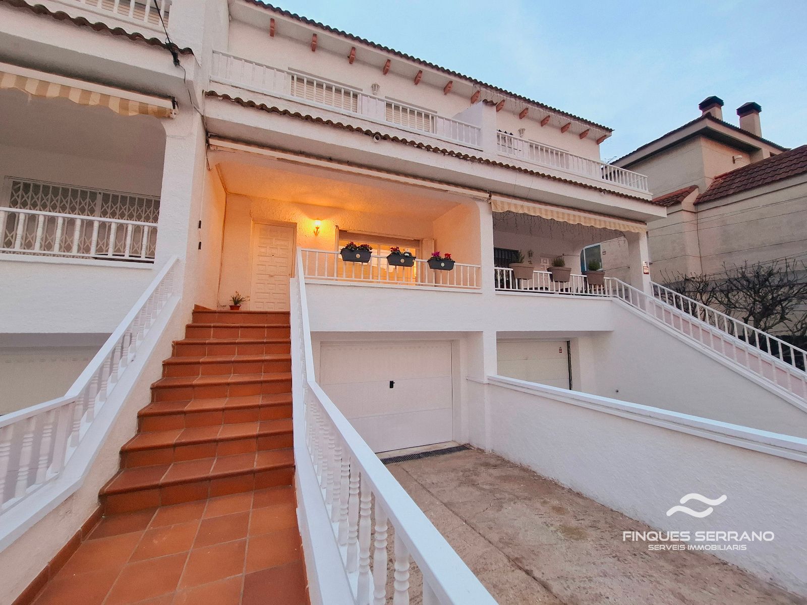 Vista exterior de Casa adosada en venda en Calafell amb Aire condicionat, Calefacció i Terrassa