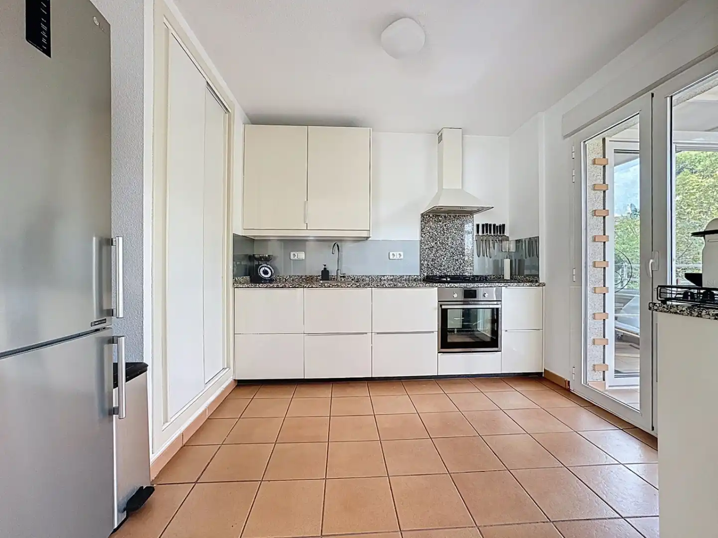 Küche von Wohnung zum Verkauf in L'Alfàs del Pi mit Klimaanlage, Heizung und Privatgarten