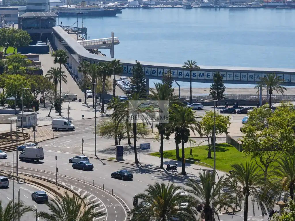 Vista exterior de Ático en venta en Barcelona
