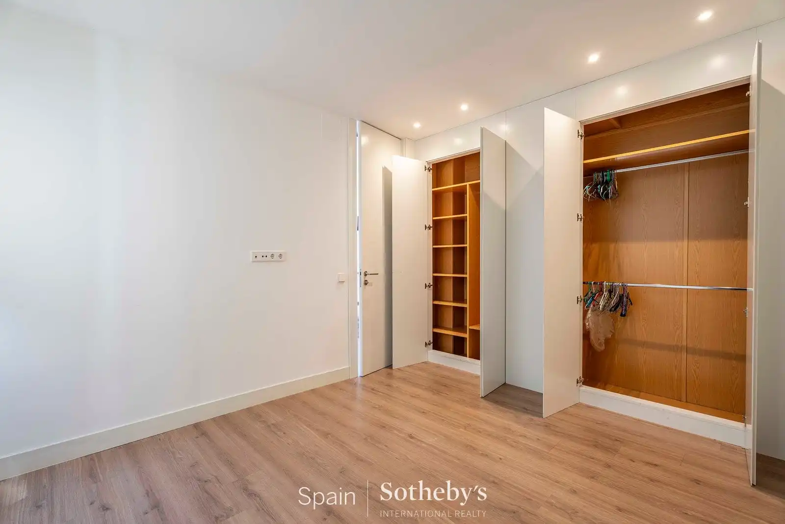 Attic for sale in Madrid  with Air Conditioner, Heating and Terrace