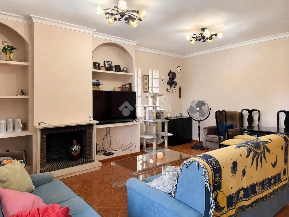 Sala de estar de Casa o chalet en venta en Ciruelos con Calefacción, Piscina y Balcón