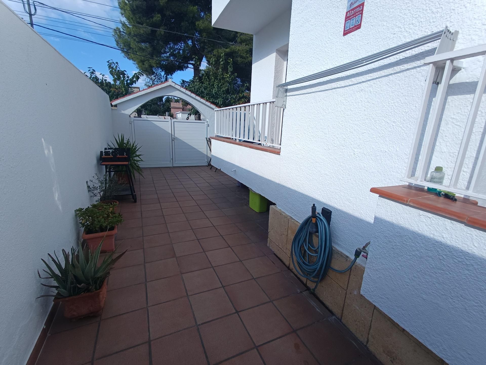 Garden of Planta baja for sale in Cubelles  with Parquet flooring, Terrace and Storage room