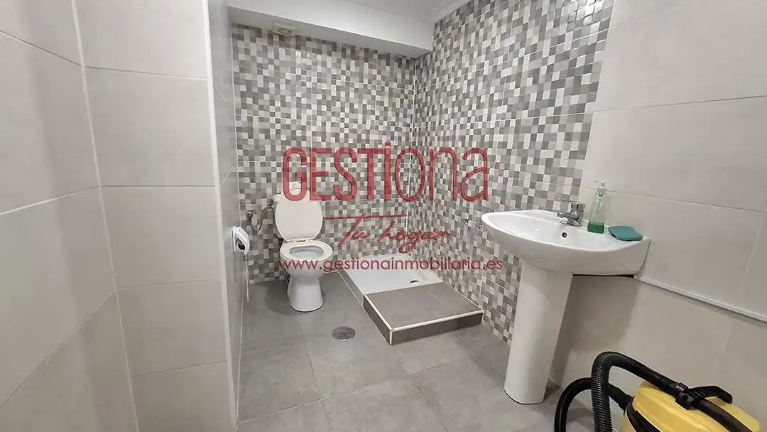 Local comercial en venda a Renedo, imagen 9