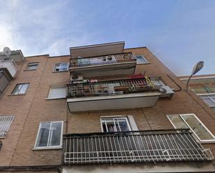 Vista exterior de Pis en venda en  Madrid Capital amb Calefacció, Balcó i Piscina comunitària