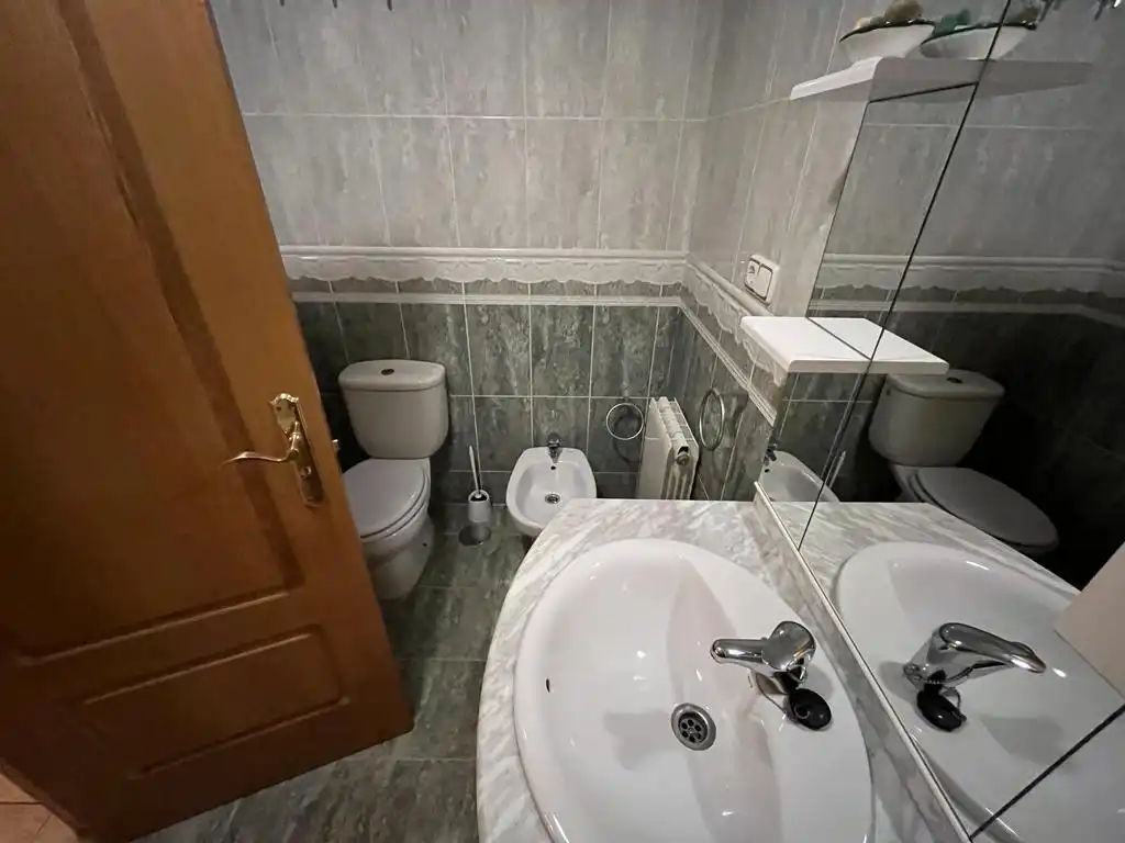 Badezimmer von Wohnung zur Miete in Almansa mit Terrasse