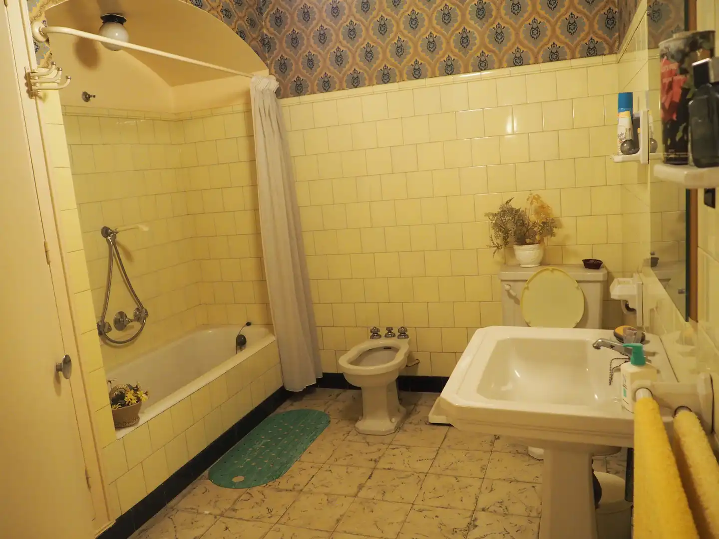 Badezimmer von Wohnung zum Verkauf in Flix mit Terrasse, Abstellraum und Möbliert