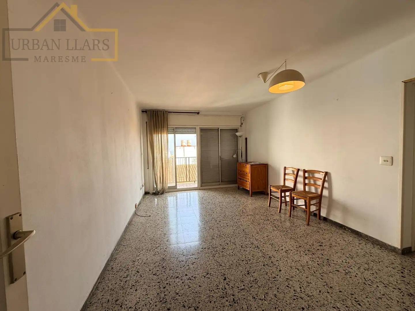 Schlafzimmer von Wohnung zum Verkauf in Mataró mit Balkon