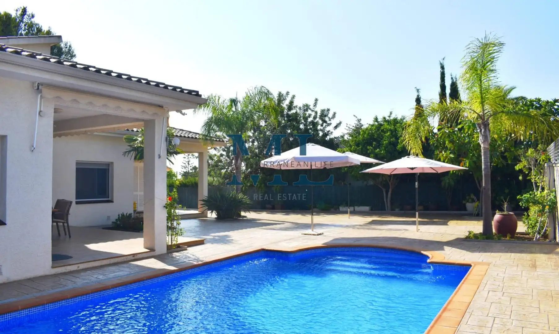 Exterior view of Houses for sale in Roda de Berà  with Heating and Swimming Pool