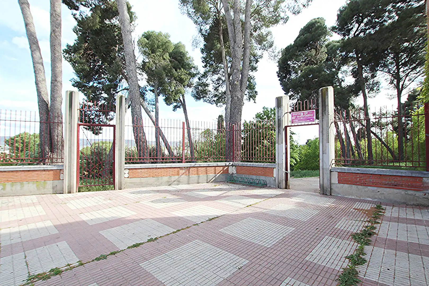 Exterior view of Apartments for sale in Azuqueca de Henares  with Air Conditioner, Terrace and Alarm