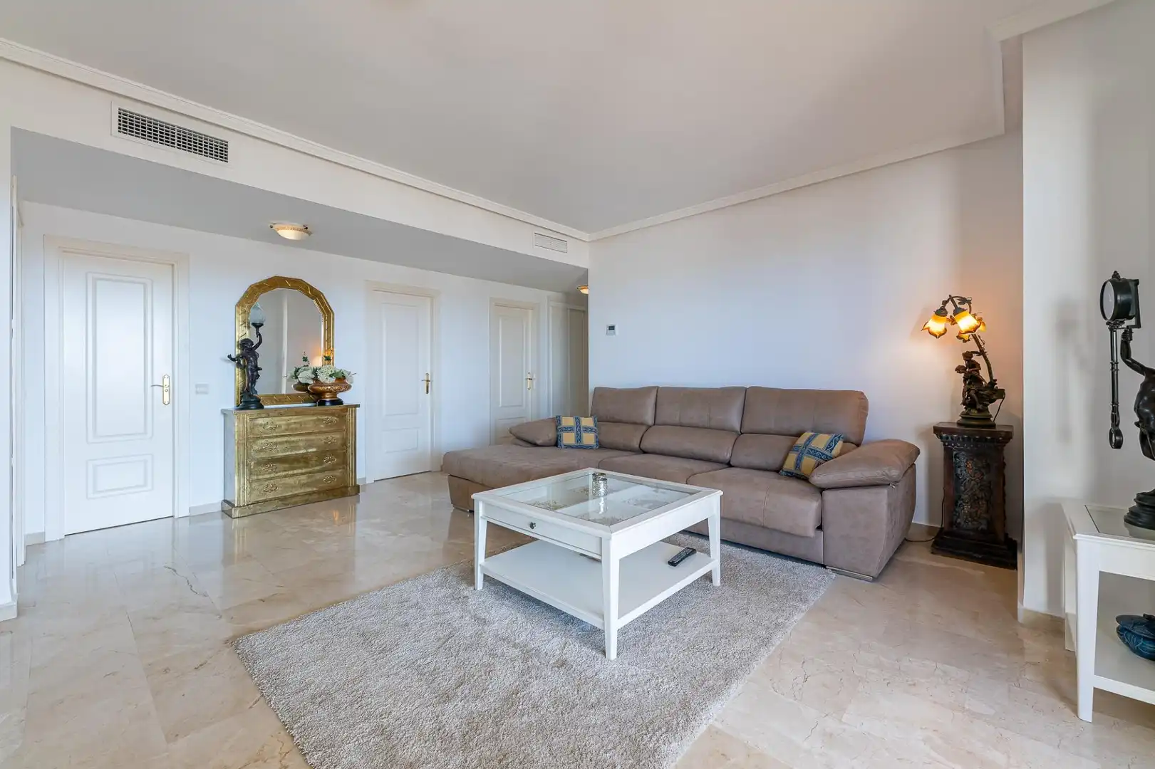 Sala de estar de Apartamento en venta en Benalmádena con Aire acondicionado, Calefacción y Jardín privado