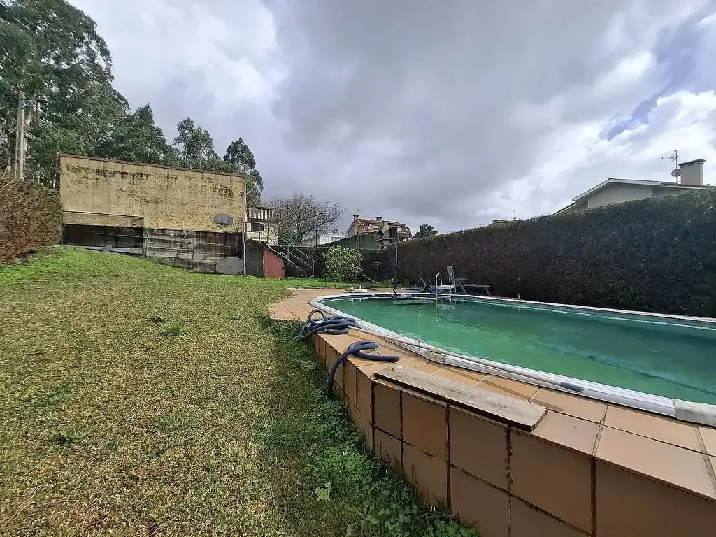 Piscina de Residencial en venda en Vigo 