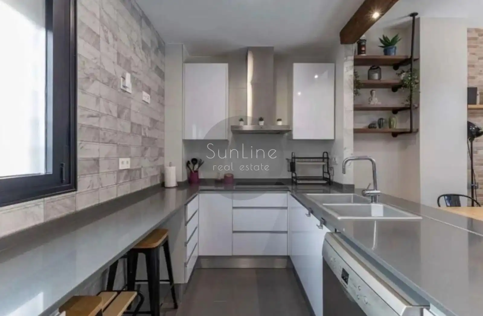 Terraced house with pool for sale in Carrer de Pere Delmonte i Hurtado, imagen 4