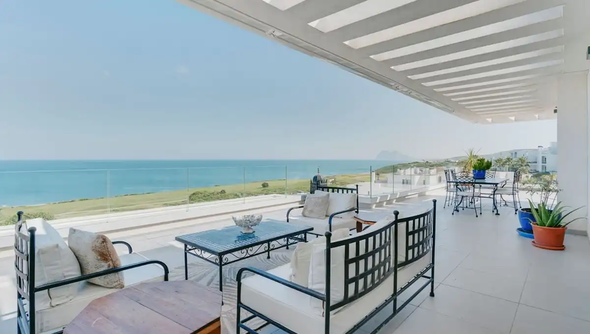 Terraza de Ático en venta en La Alcaidesa con Aire acondicionado, Calefacción y Jardín privado