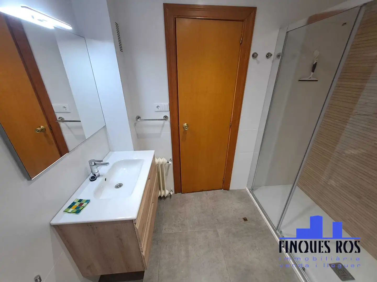 Badezimmer von Wohnung zur Miete in Vinaròs mit Möbliert und Haustechnik