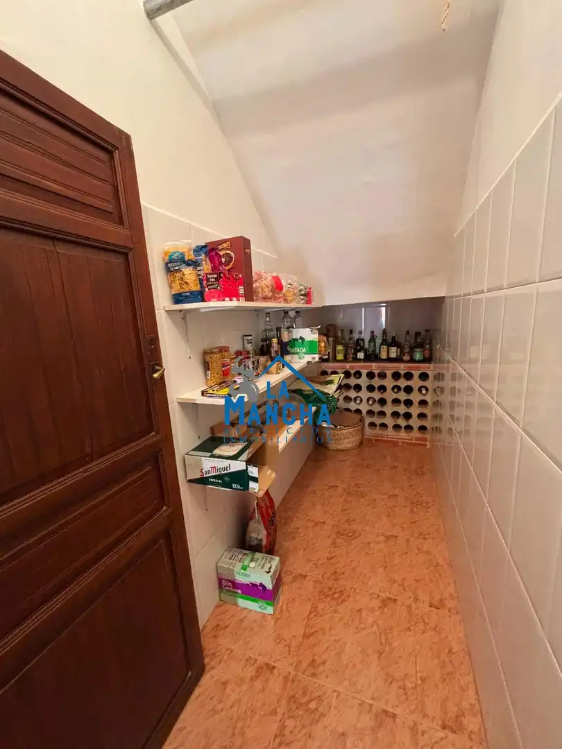 Cocina de Casa o chalet en venta en Hoya-Gonzalo con Calefacción, Jardín privado y Amueblado