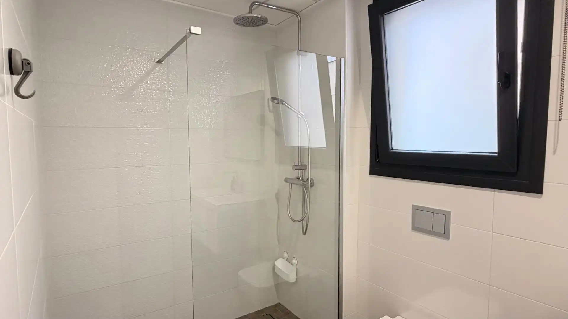 Bathroom of Houses for sale in Torrevieja  with Air Conditioner, Private garden and Terrace