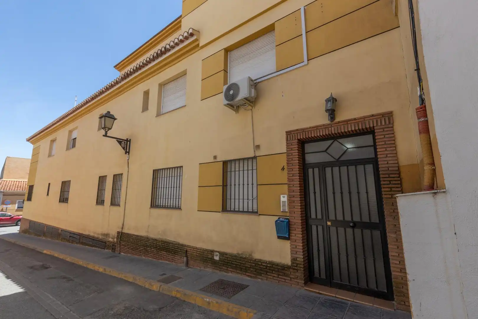 Vista exterior de Àtic en venda en Alhendín amb Aire condicionat, Terrassa i Traster