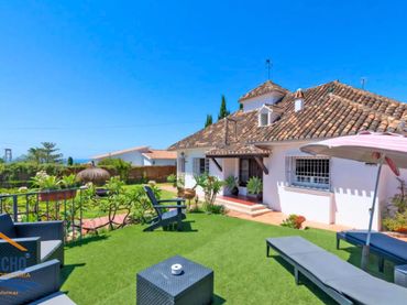 Villa con piscina in vendita a Calle María Zambrano