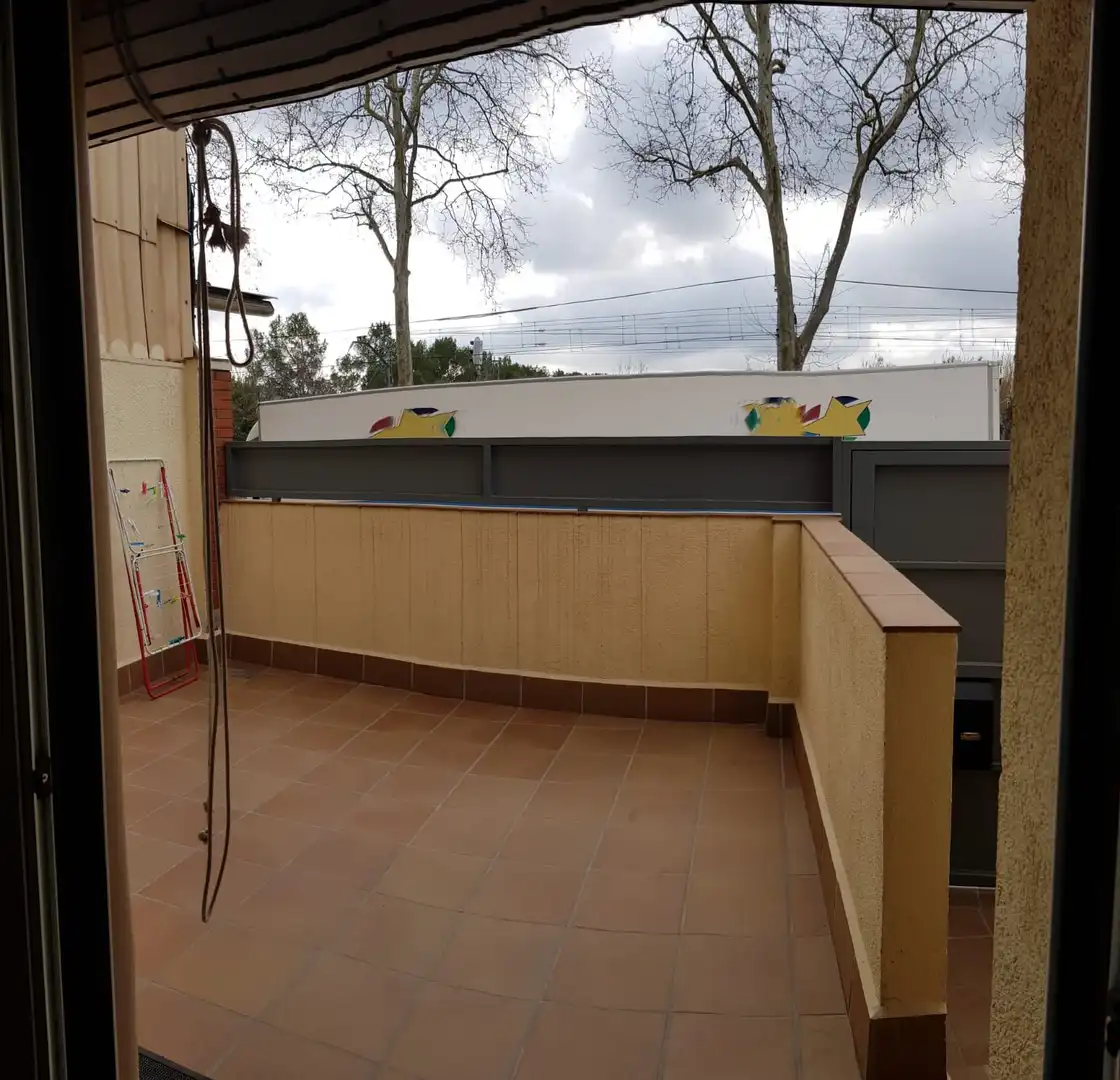 Terrasse von Einfamilien-Reihenhaus zum Verkauf in Cardedeu mit Privatgarten und Terrasse