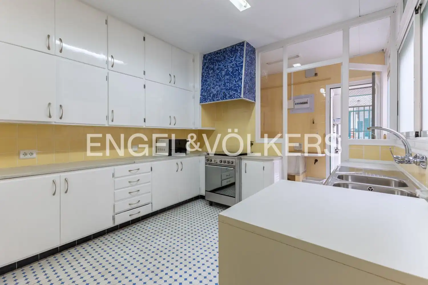 Küche von Wohnung zur Miete in Valencia mit Klimaanlage, Heizung und Terrasse