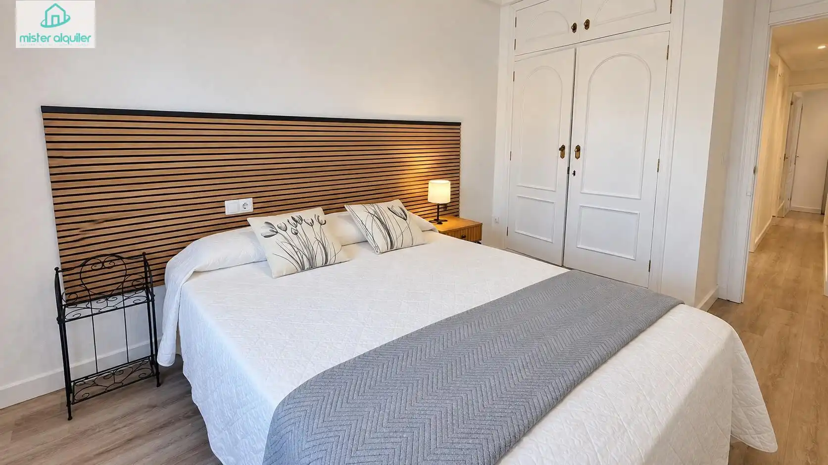 Apartment with terrace to rent in Calle COLON 12 B