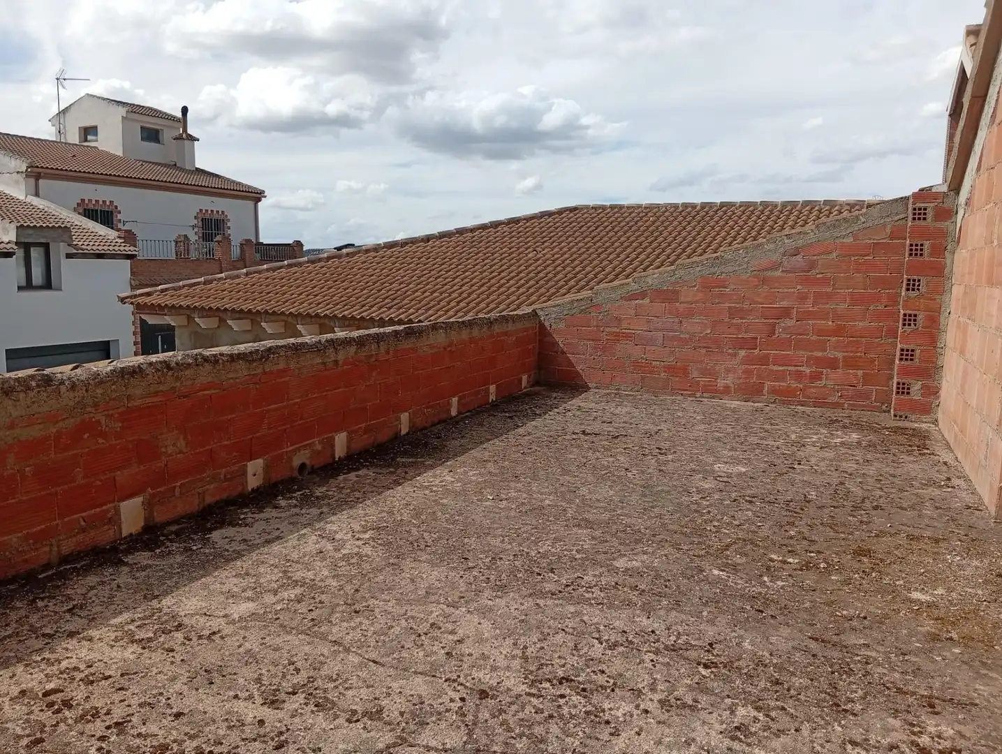 Vista exterior de Casa o xalet en venda en Cuevas de San Marcos amb Terrassa, Traster i Piscina