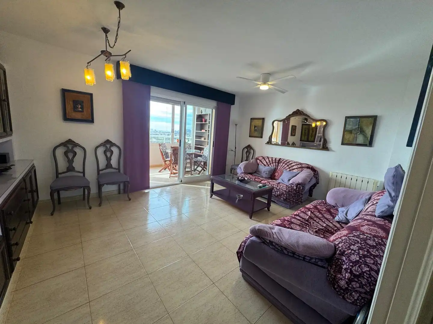 Sala d'estar de Apartament de lloguer en El Campello amb Terrassa, Moblat i Forn
