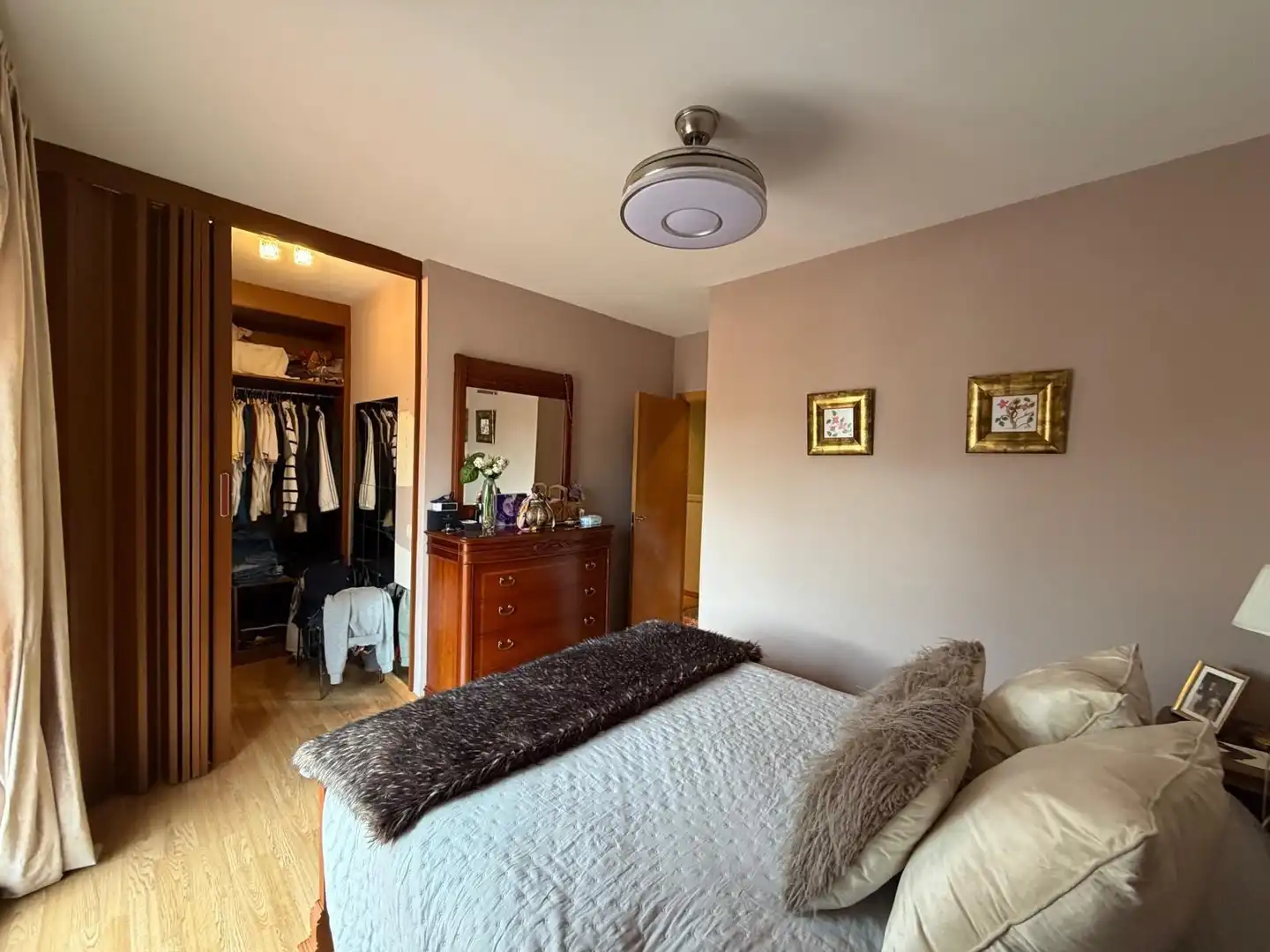 Habitación de Casa adosada en venta en Quintanar de la Orden con Aire acondicionado, Calefacción y Jardín privado
