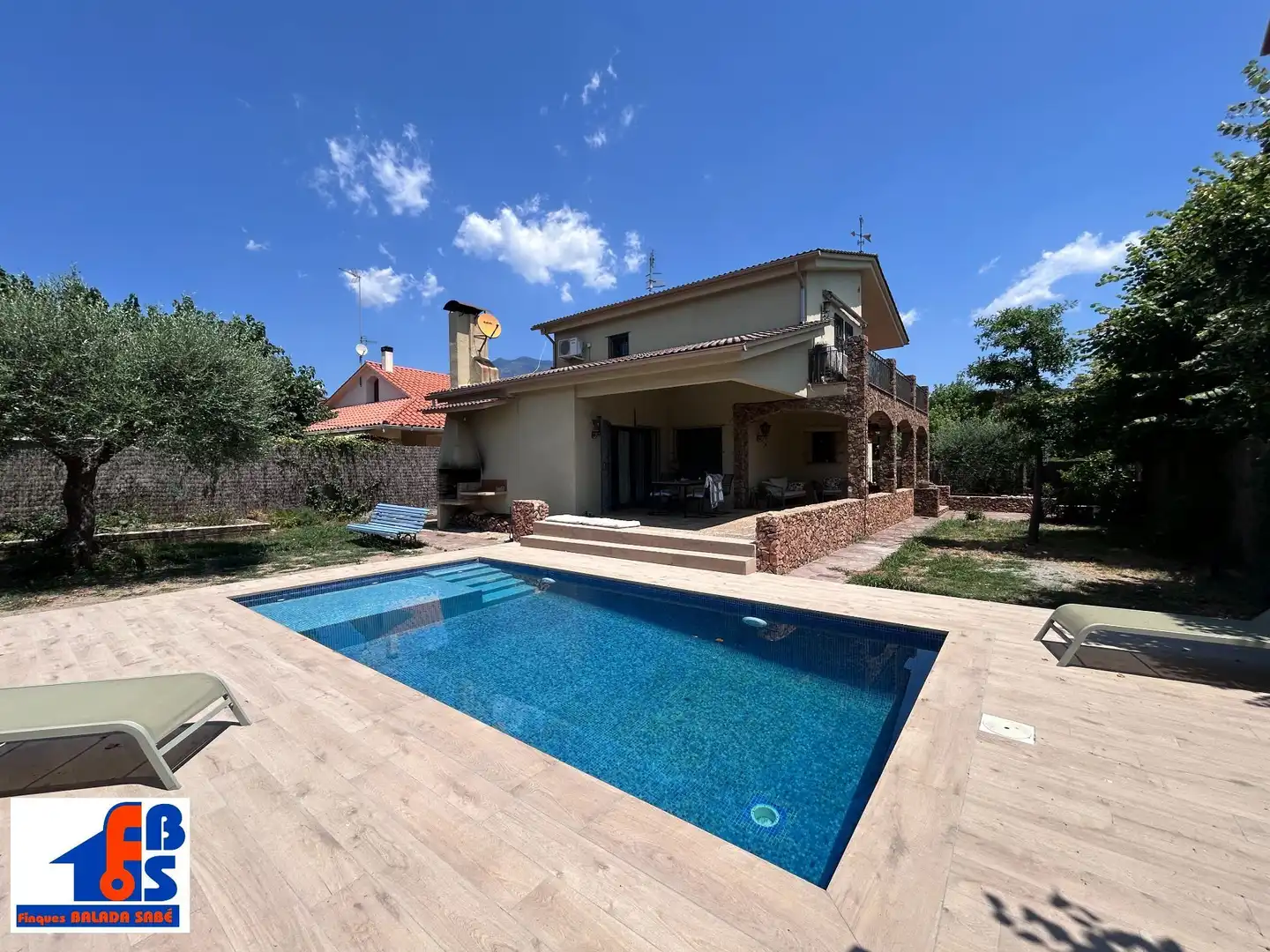 Piscina de Casa o chalet en venta en Sant Esteve de Palautordera con Aire acondicionado, Calefacción y Jardín privado