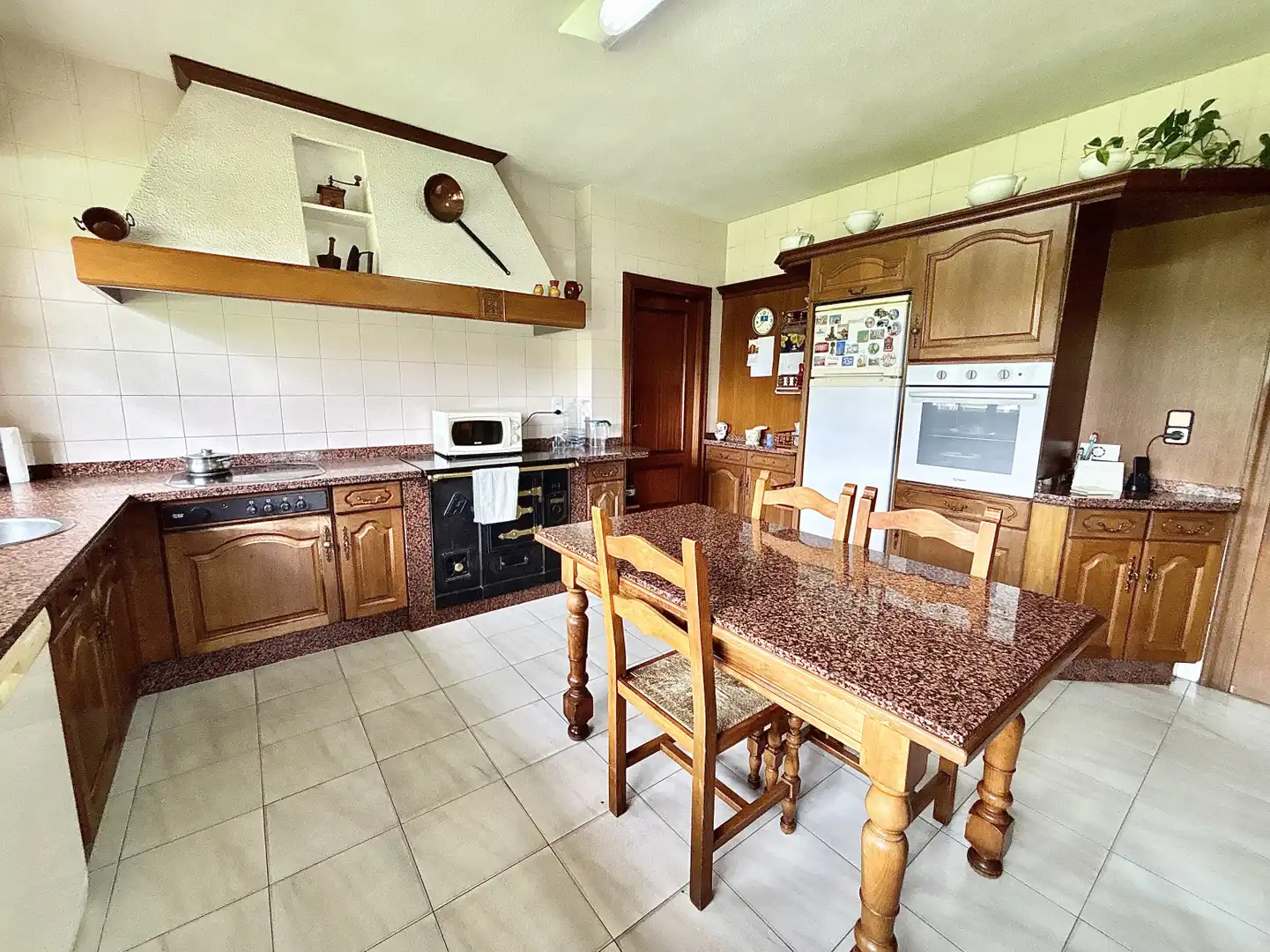Kitchen of Houses for sale in Sariego  with Heating, Private garden and Parquet flooring