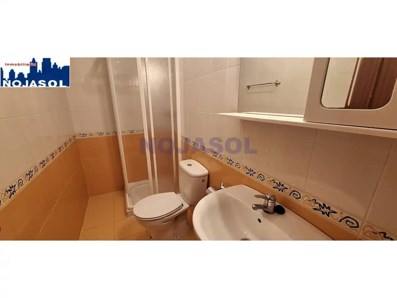 Badezimmer von Dachboden zur Miete in Noja mit Heizung, Terrasse und Möbliert
