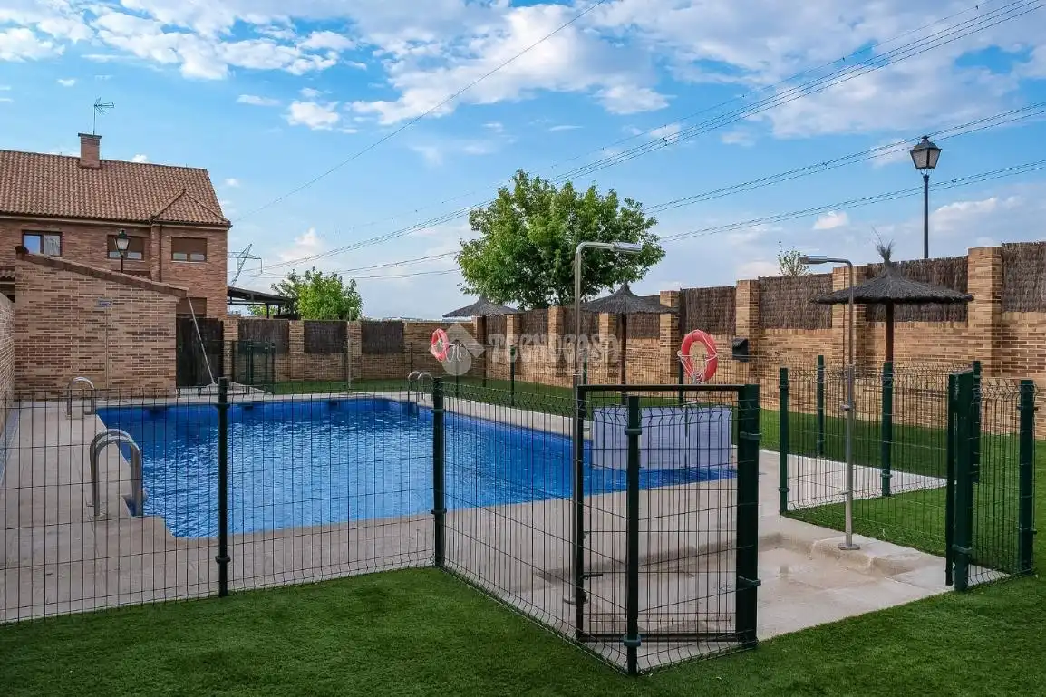 Swimming pool of Detached homes for sale in Arroyomolinos (Madrid)  with Air Conditioner, Heating and Private garden