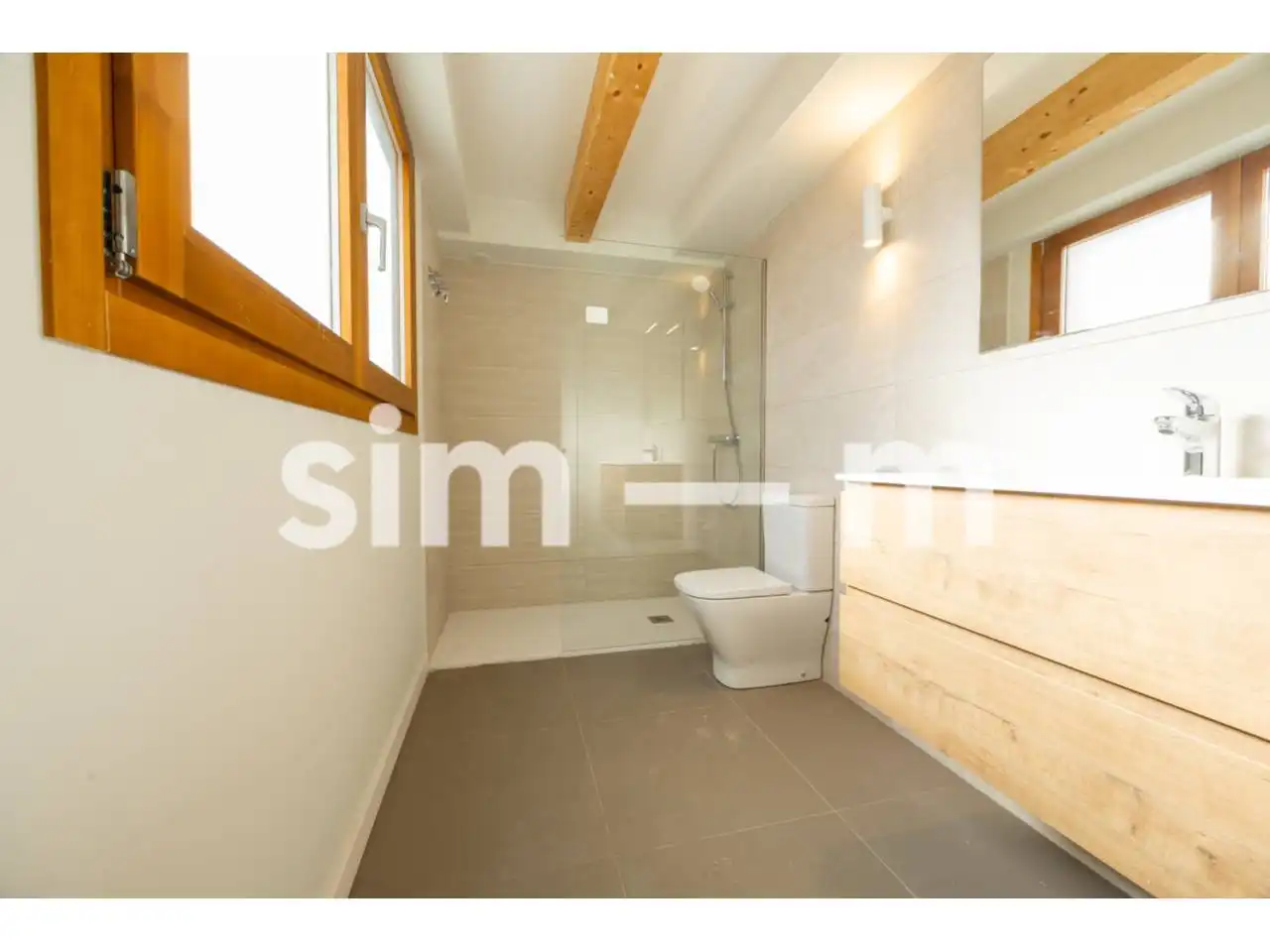 Baño de Piso en venta en Vic con Aire acondicionado, Calefacción y Balcón